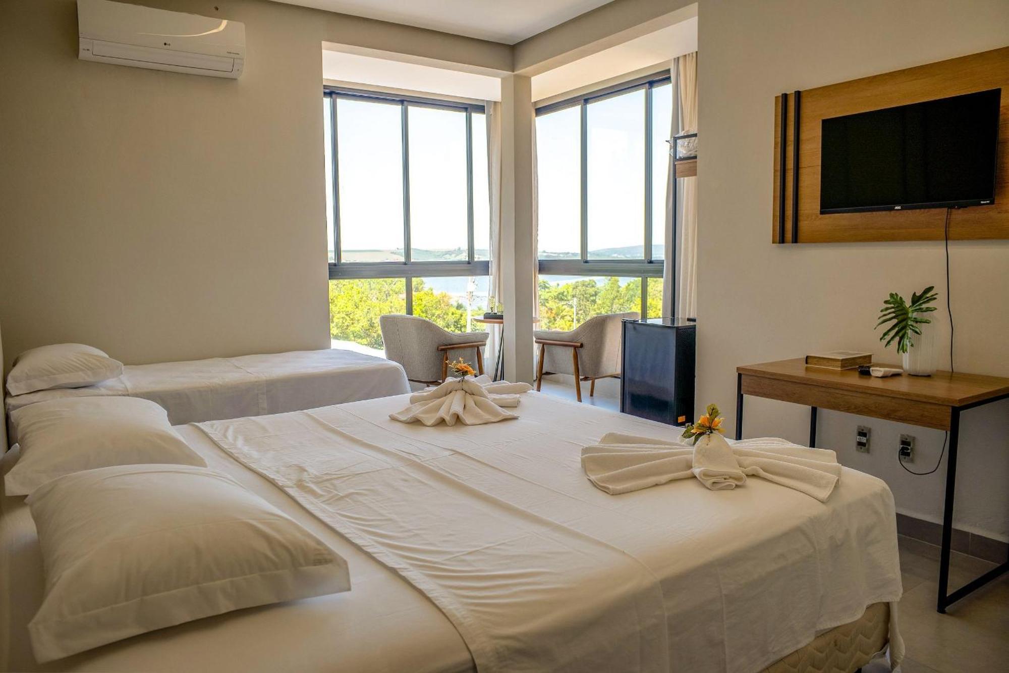 Pousada Com Piscina, Jacuzzi E Com Vista Em Capitolio - Casa Decore Exterior foto